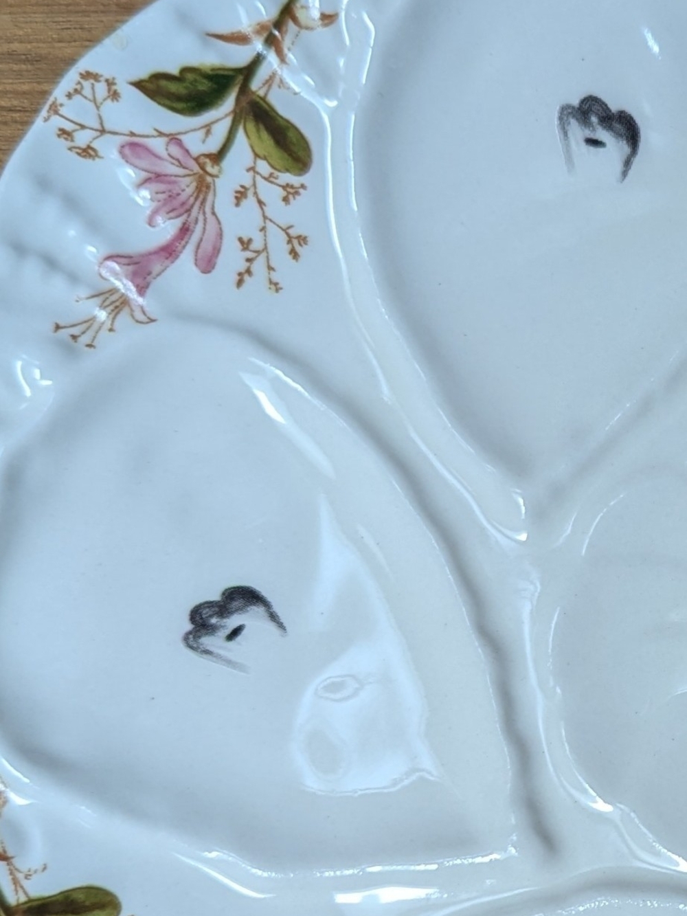 Floral Ceramic Oyster Plate - 8" White - Picture 2 of 3
